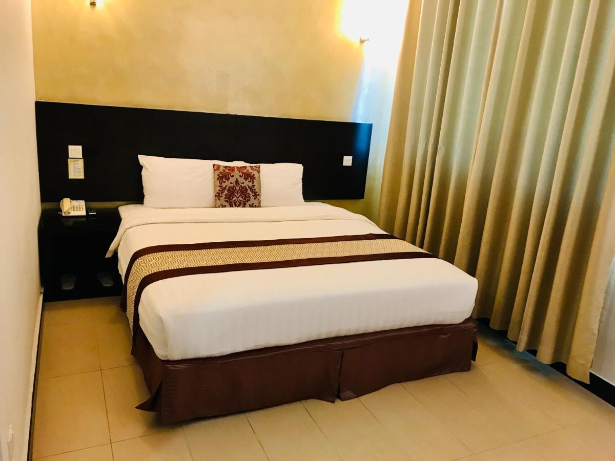 My Inn Hotel Lahad Datu, Sabah Bagian luar foto